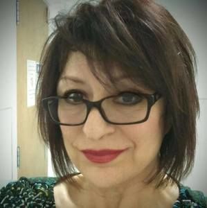 Meet your Posher, Lisa santana